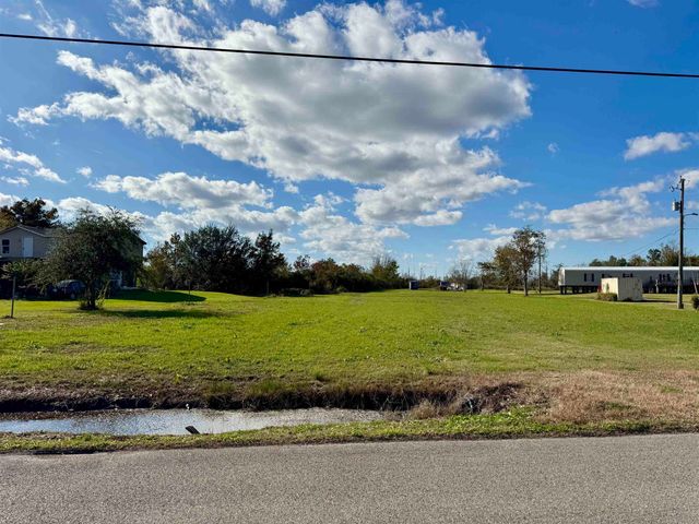 5880 Shrimpers Row, Houma, LA 70363