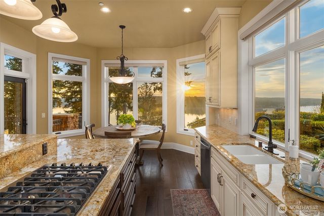 20615 NE 16th Street, Sammamish, WA 98074