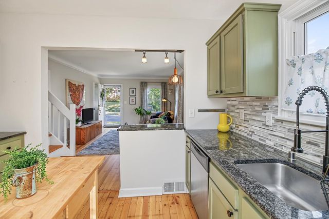 210 Curtice Street W, West Saint Paul, MN 55118