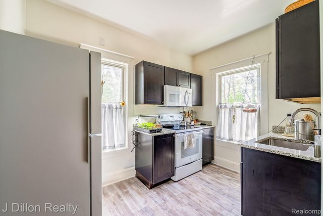 115 College Place, Ypsilanti, MI 48197
