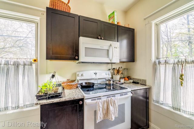 115 College Place, Ypsilanti, MI 48197