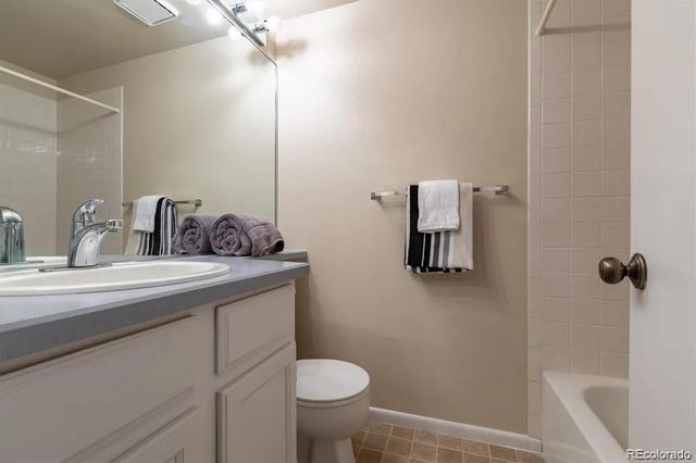 2901 W Long Drive G, Littleton, CO 80120