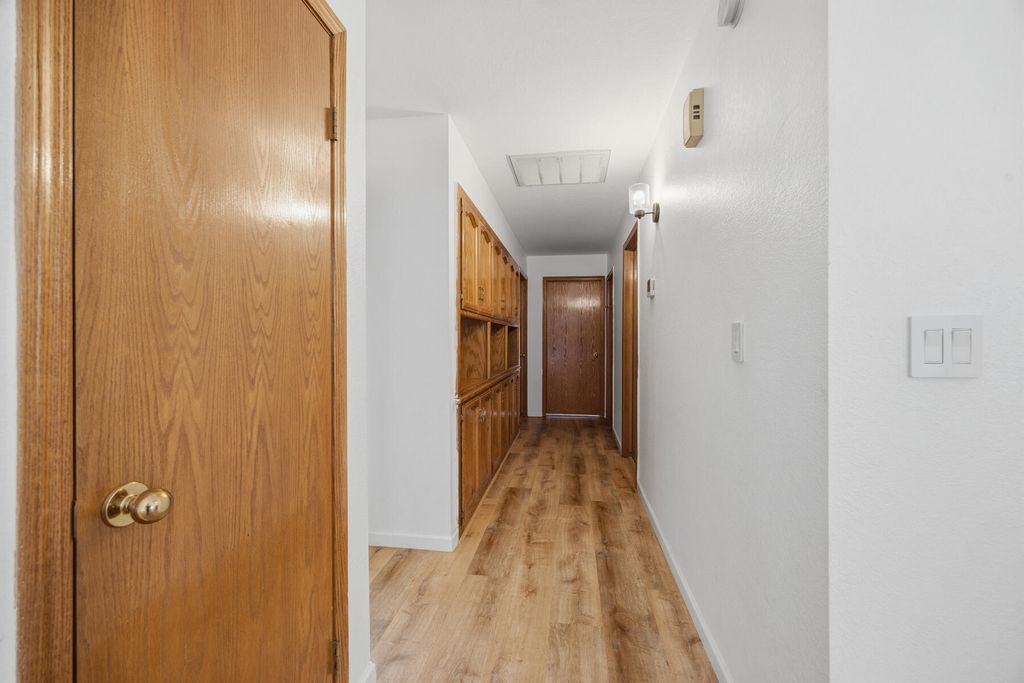Image 16 of property listing at 4324 W Orchard Avenue, Visalia, CA 93277