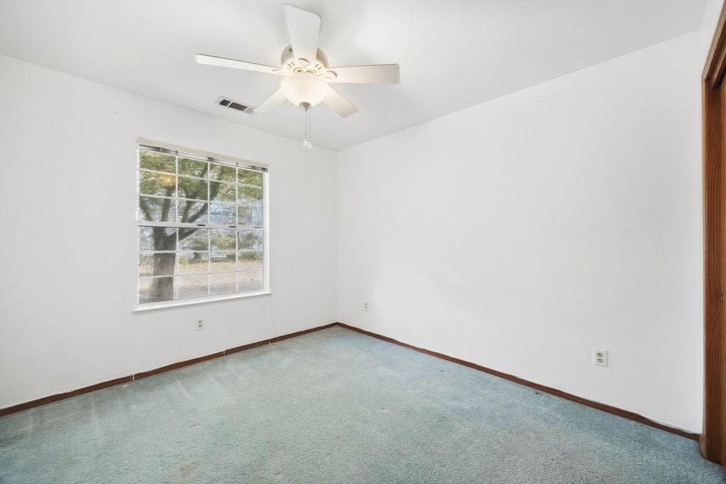 Image 18 of property listing at 4324 W Orchard Avenue, Visalia, CA 93277