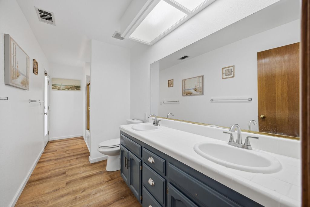 Image 20 of property listing at 4324 W Orchard Avenue, Visalia, CA 93277