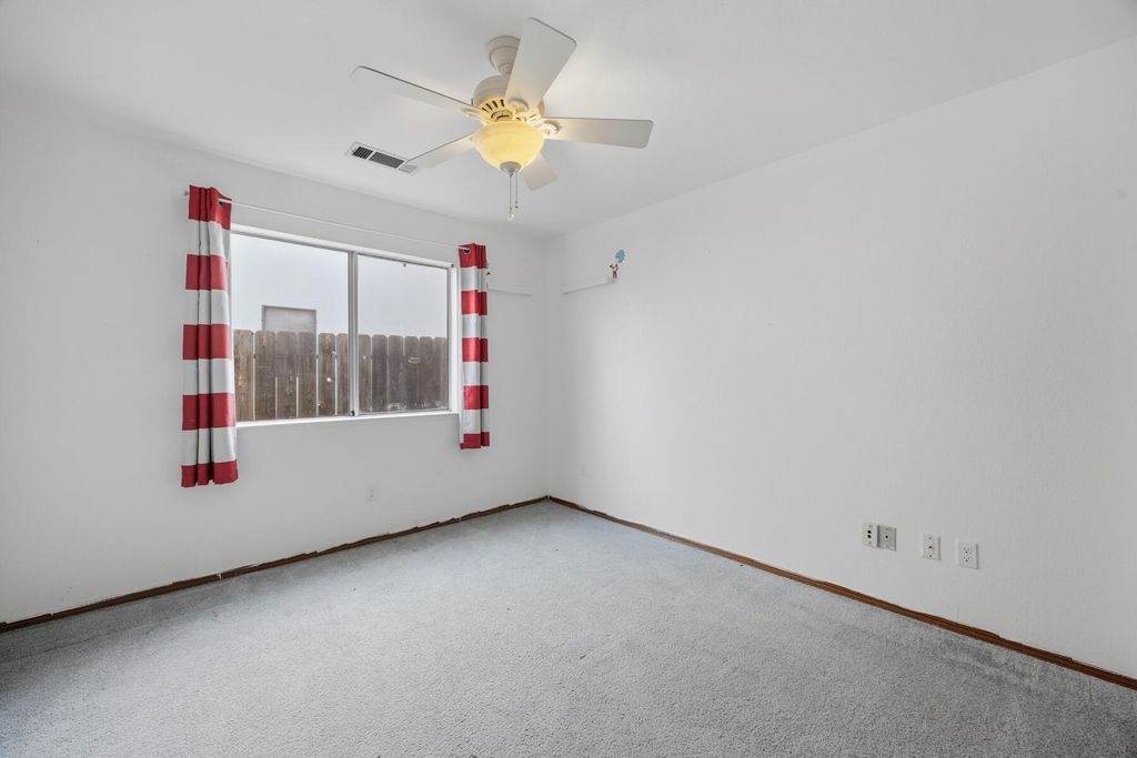 Image 22 of property listing at 4324 W Orchard Avenue, Visalia, CA 93277