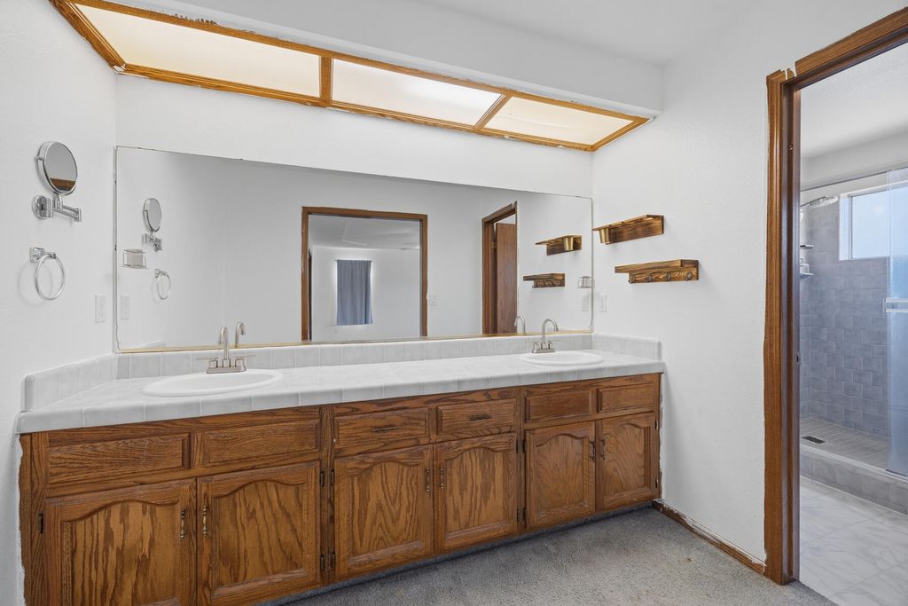 Image 28 of property listing at 4324 W Orchard Avenue, Visalia, CA 93277