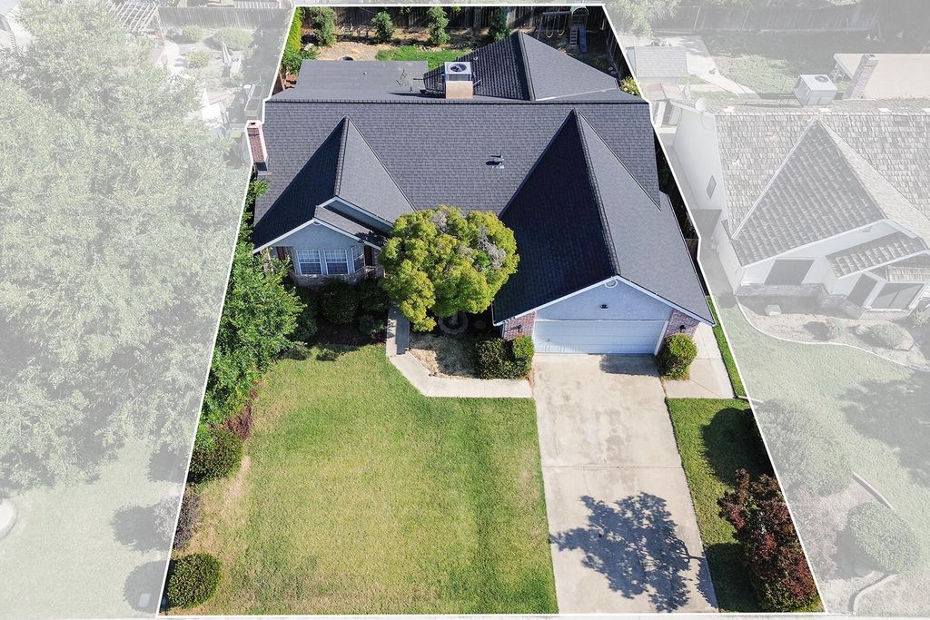 Image 36 of property listing at 4324 W Orchard Avenue, Visalia, CA 93277