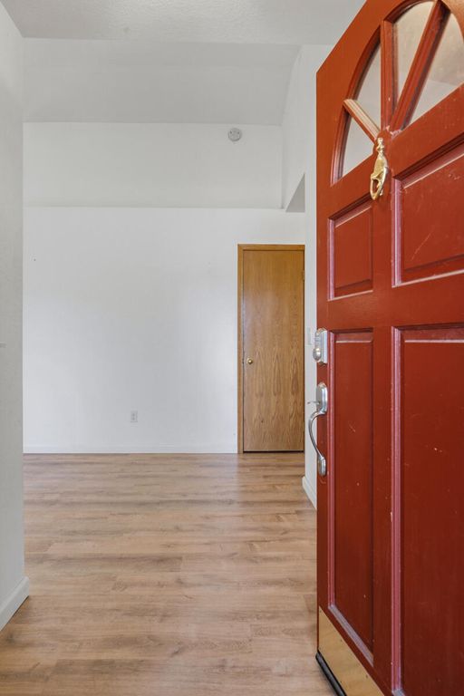 Image 6 of property listing at 4324 W Orchard Avenue, Visalia, CA 93277