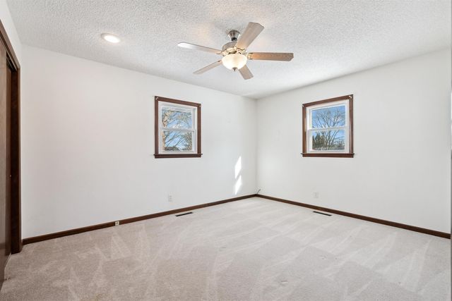 1217 N 4th Street, Manchester, IA 52057