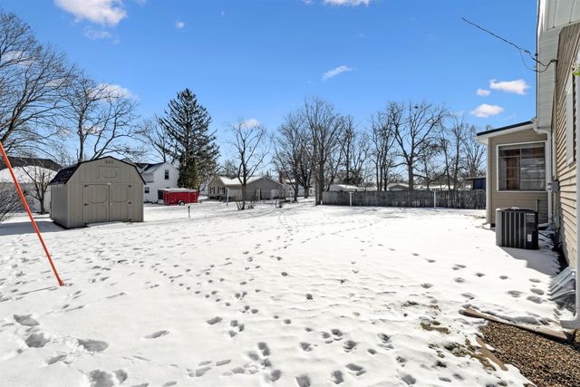 1217 N 4th Street, Manchester, IA 52057