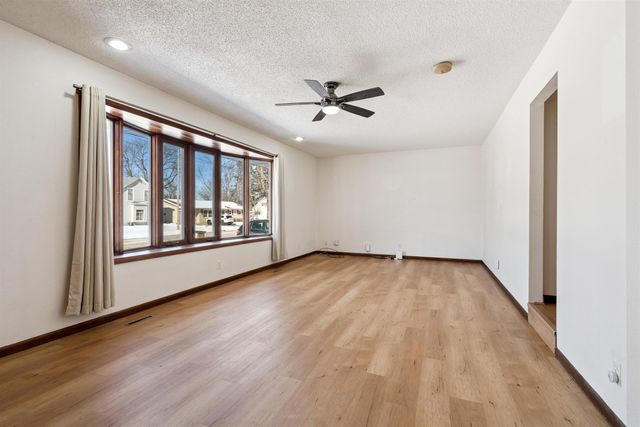 1217 N 4th Street, Manchester, IA 52057