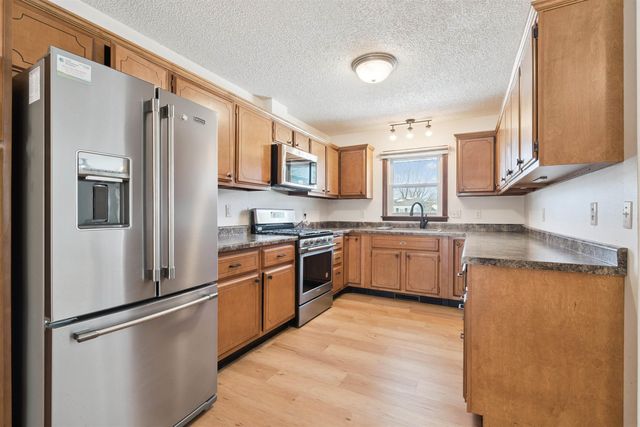 1217 N 4th Street, Manchester, IA 52057