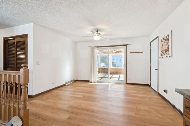 1217 N 4th Street, Manchester, IA 52057