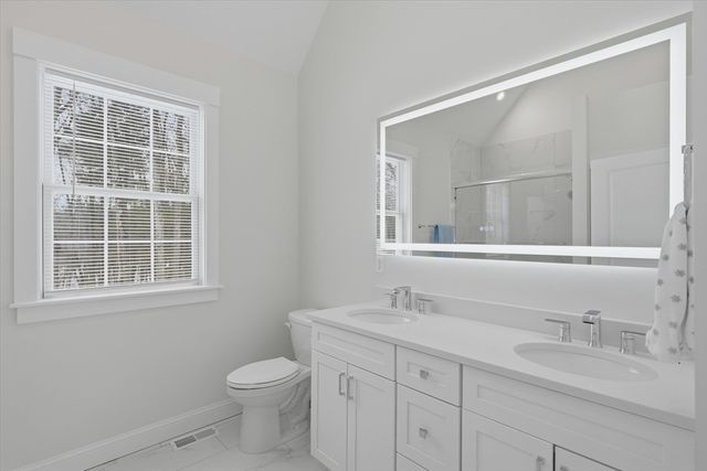 14 Lefevre Dr, Kingston, NH 03848