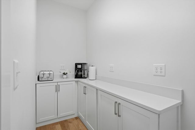 14 Lefevre Dr, Kingston, NH 03848