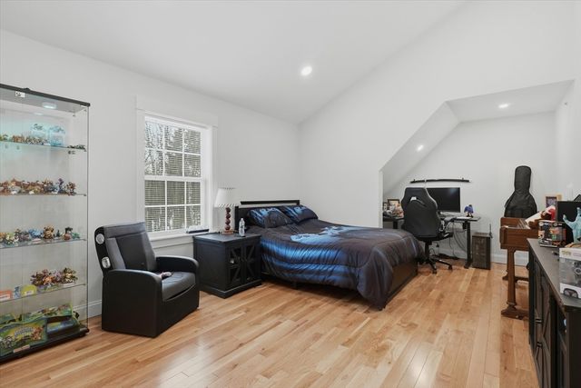 14 Lefevre Dr, Kingston, NH 03848