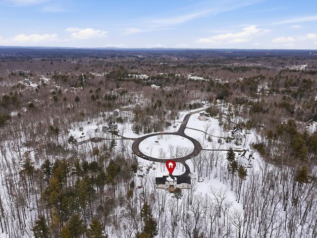 14 Lefevre Dr, Kingston, NH 03848