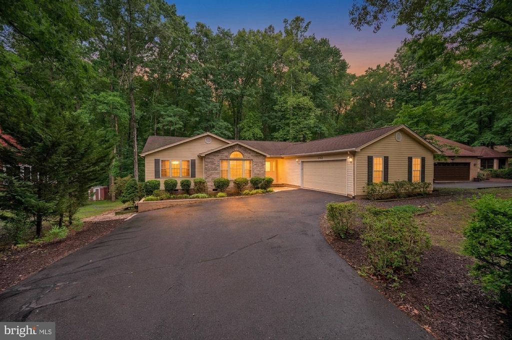 1011 EASTOVER PKWY, Locust Grove, VA 22508