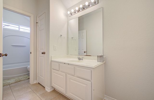 13919 Charterhouse Way, Sugar Land, TX 77498