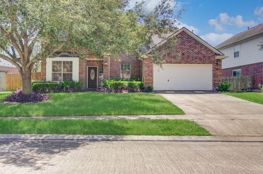 13919 Charterhouse Way, Sugar Land, TX 77498