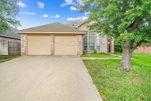 237 W Willow Creek Drive, Glenn Heights, TX 75154