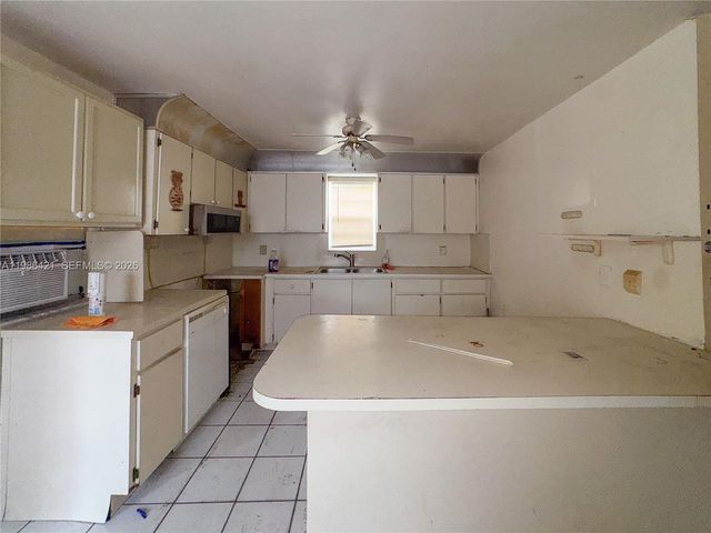 11430 SW 41st Ter, Miami, FL 33165