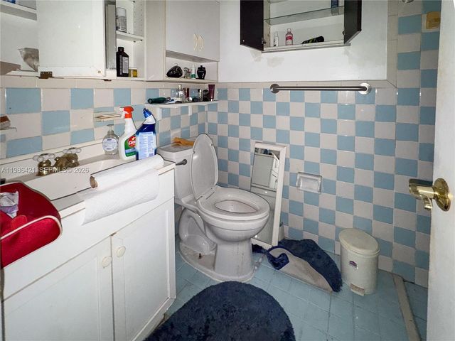 11430 SW 41st Ter, Miami, FL 33165