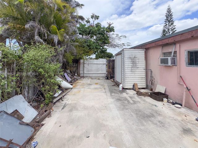 11430 SW 41st Ter, Miami, FL 33165