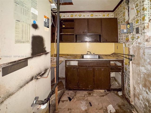 11430 SW 41st Ter, Miami, FL 33165