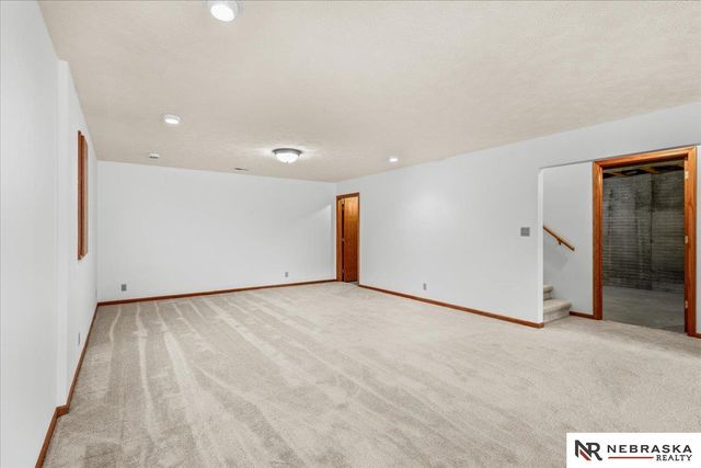 8041 Arrow Ridge Road, Lincoln, NE 68506