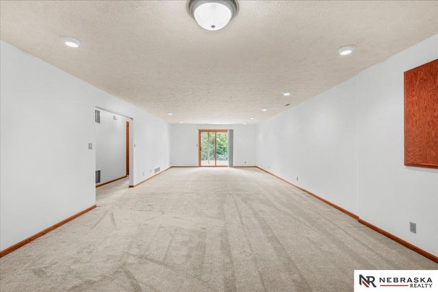 8041 Arrow Ridge Road, Lincoln, NE 68506