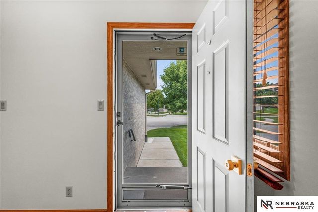 8041 Arrow Ridge Road, Lincoln, NE 68506