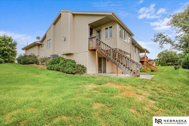 8041 Arrow Ridge Road, Lincoln, NE 68506