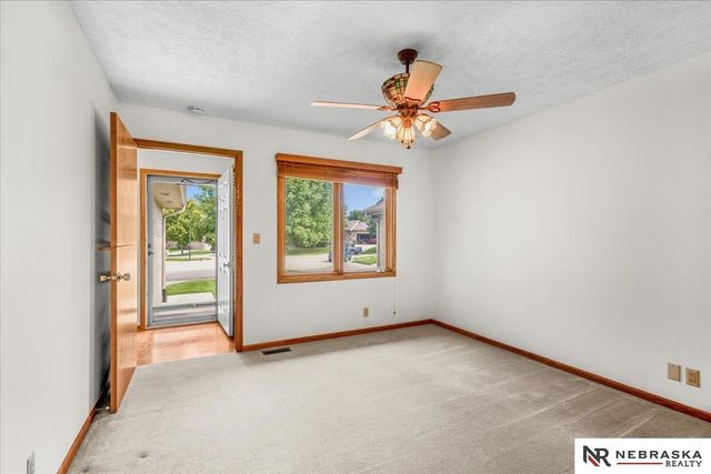 8041 Arrow Ridge Road, Lincoln, NE 68506