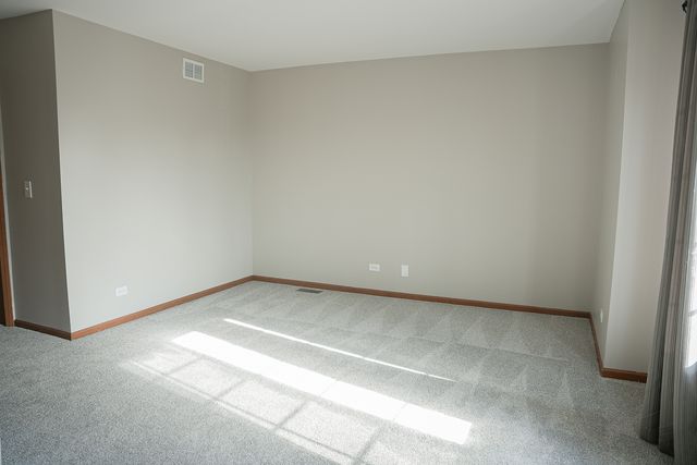 7 Gladys Court, South Elgin, IL 60177