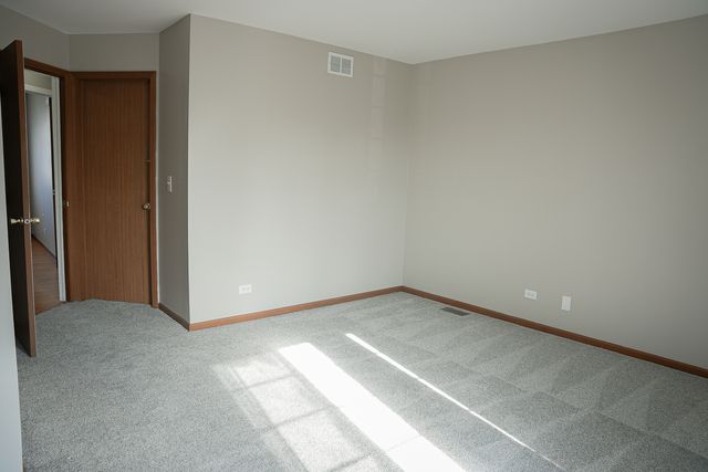 7 Gladys Court, South Elgin, IL 60177