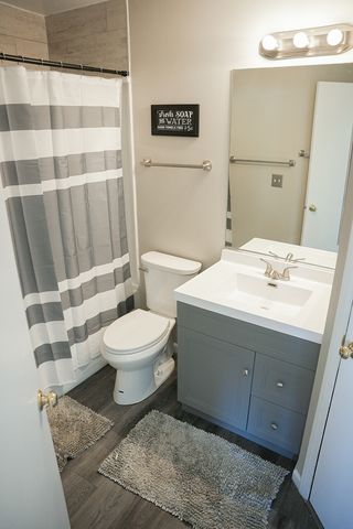 7 Gladys Court, South Elgin, IL 60177