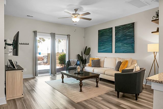 4495 Mixson Avenue, North Charleston, SC 29405