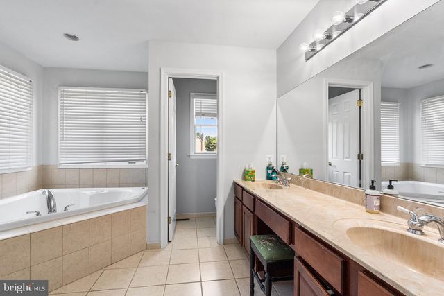 1301 STONEY RIVER DR, Ambler, PA 19002