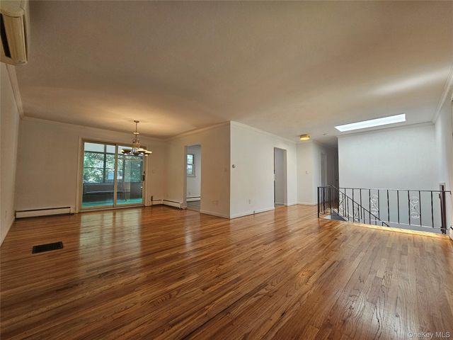 7 Scotchtown Drive, Middletown, NY 10941