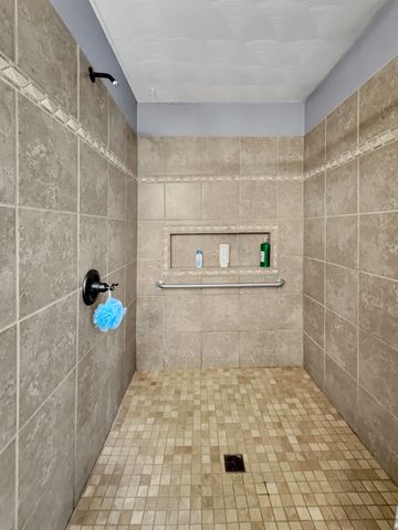 516 Callahan Dr, New Johnsonville, TN 37134