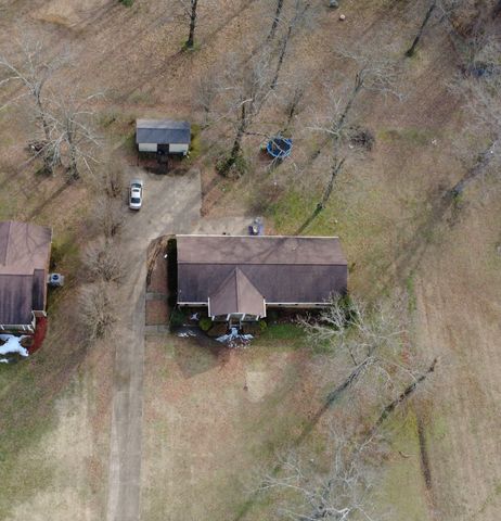 516 Callahan Dr, New Johnsonville, TN 37134