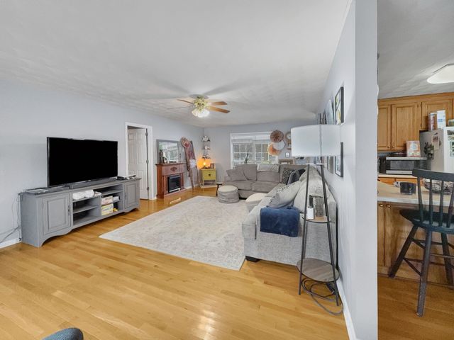 516 Callahan Dr, New Johnsonville, TN 37134