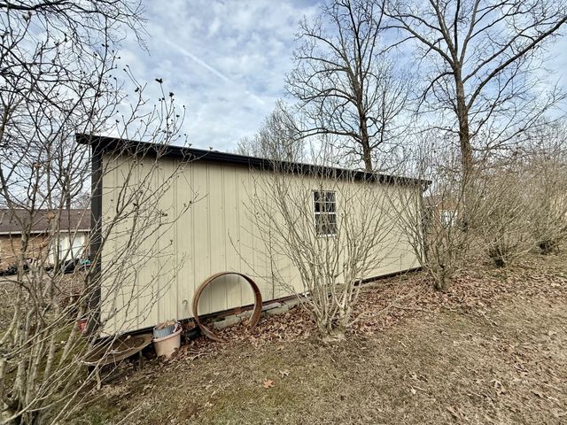 516 Callahan Dr, New Johnsonville, TN 37134