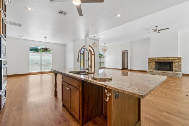 18465 N Antler Way, Edmond, OK 73012