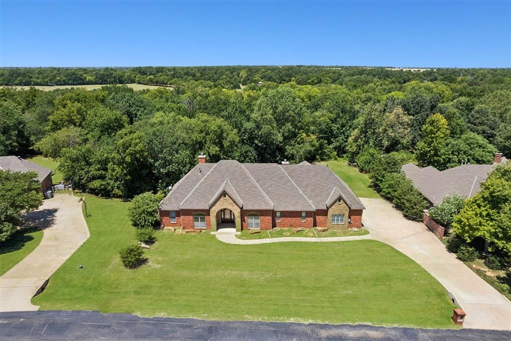 18465 N Antler Way, Edmond, OK 73012