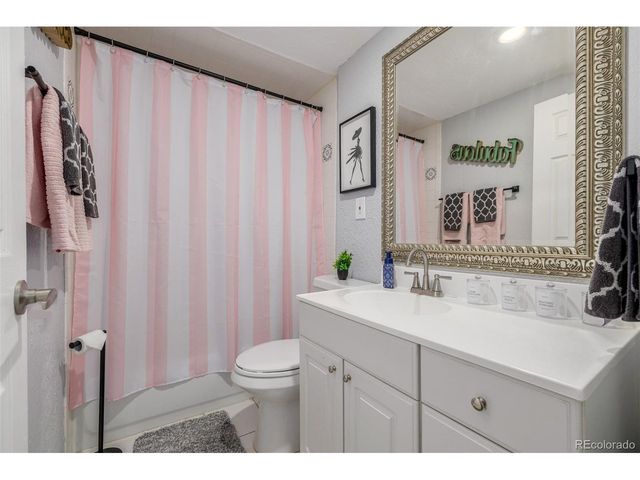 226 Marshall St, Lakewood, CO 80226