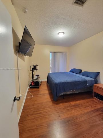 10653 SW 8th St 2407, Pembroke Pines, FL 33025