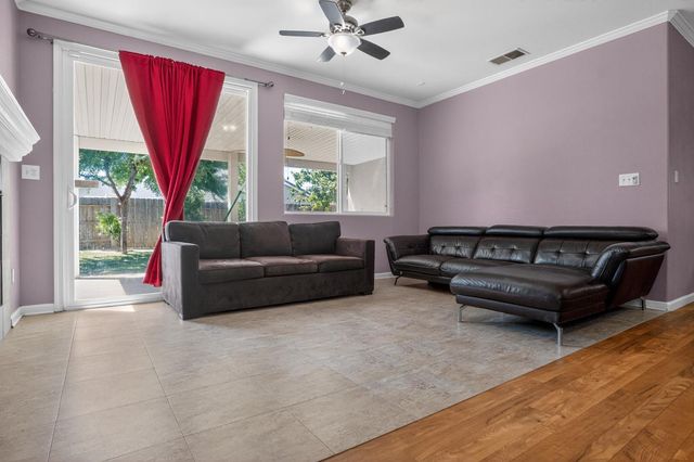 978 San Carlos Avenue, Madera, CA 93637
